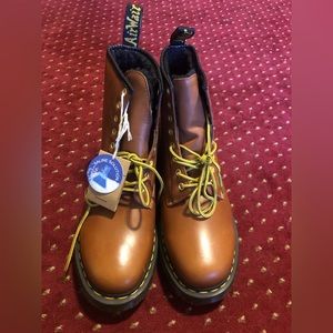 Dr Martens Men’s Leather boots. Brand new, with tags. Size 11 men’s